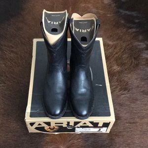 Brand New Heritage Roper Boots.